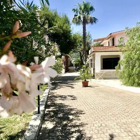 Palm Garden Aparthotel 3*