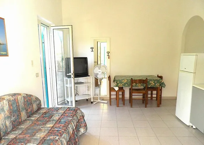 Palm Garden מלון דירות 3*