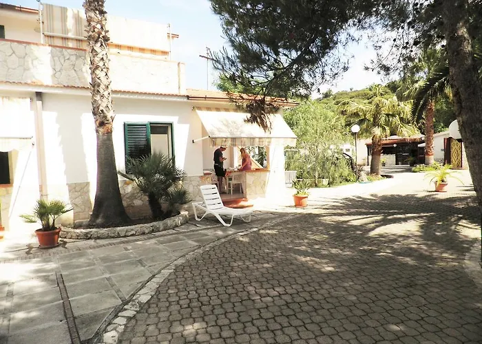 Palm Garden ויאסטה