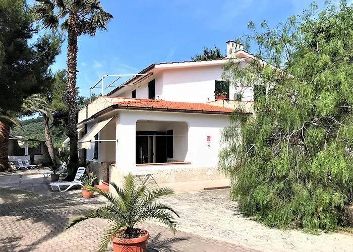 Palm Garden מלון דירות 3*