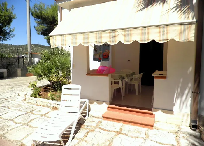 מלון דירות Palm Garden ויאסטה